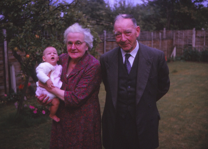 45 Great Nanna & Great Grandpa (McMillan) & Wendy.jpg