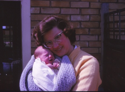 01 Mum & Wendy Ann Sawford (3 weeks)