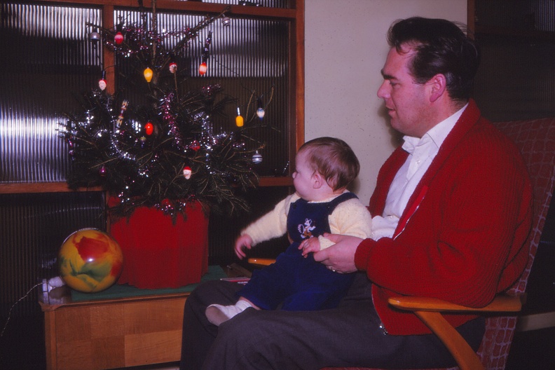 18 Wendy & Dad with xmas tree.jpg