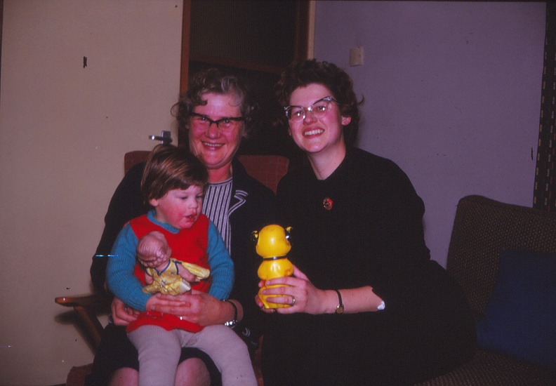 46 Wendy, Mum and Nanna Boxing Day 1964.jpg
