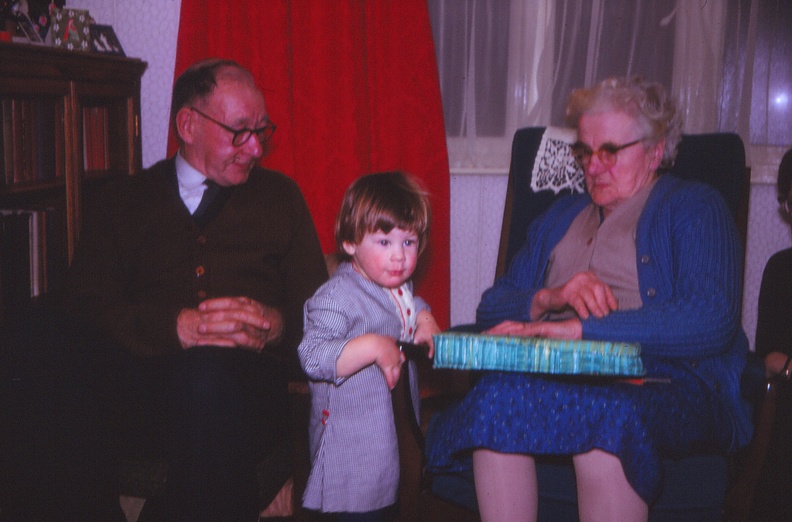 49 Wendy with Great Nanna and Gt. Grandpa (McMillan.jpg