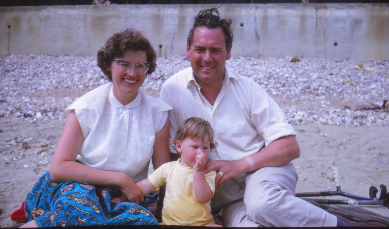 28 Wendy, Mum & Dad on the beach.jpg