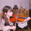 40 W playing violin a G&G's