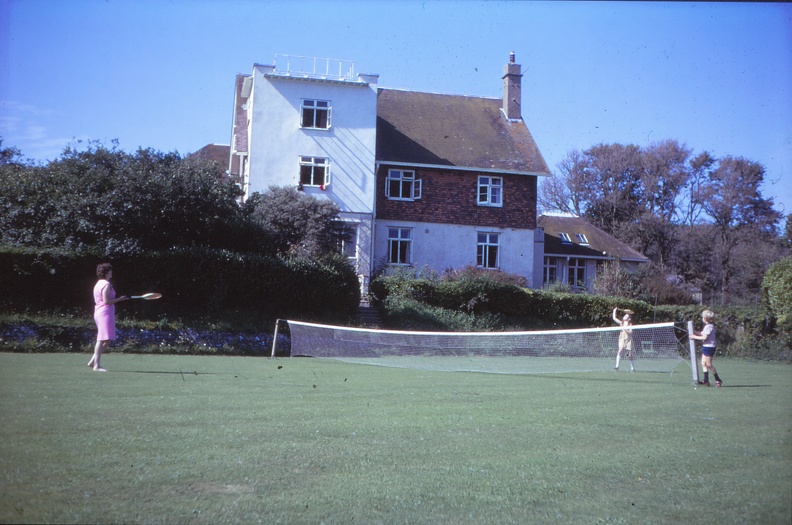 06 Lawn tennis at Hammonds Mead