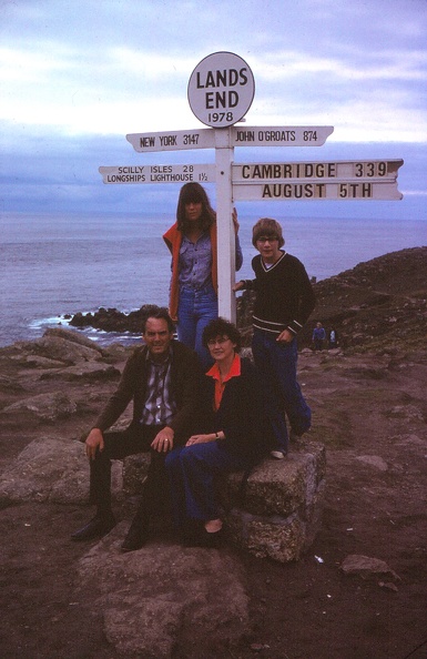 36 The family at Lands End.jpg