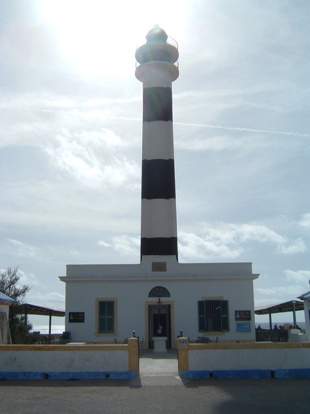 04 Lighthouse at Cap D'Artruiz.JPG