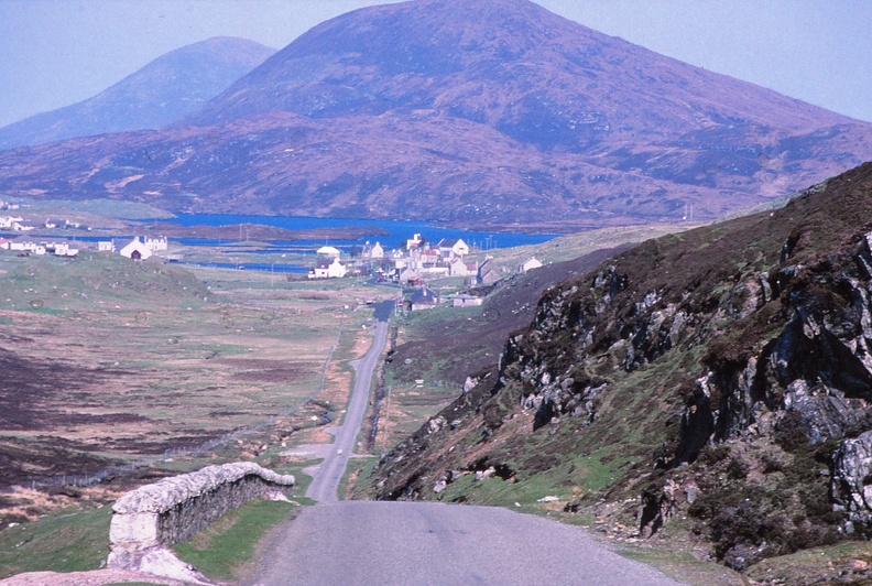 40 Leverburgh on road north from Rodel.jpg